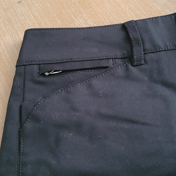 WHBM Black Midi Flat Front Shorts Size 6 - Picture 2 of 6